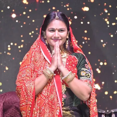 Singer Hina Ahir profile