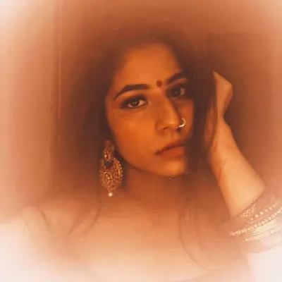 SAKSHI SINGH|Makeup & beauty profile