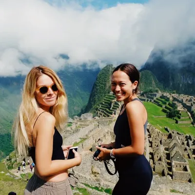 SISTERSAWAY profile