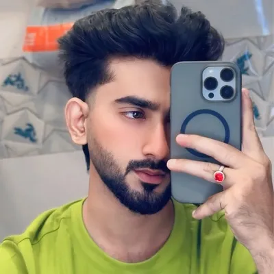 ZAINUU ๐ profile
