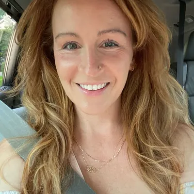 Sarah Holder profile