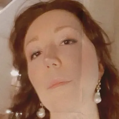 Laura profile