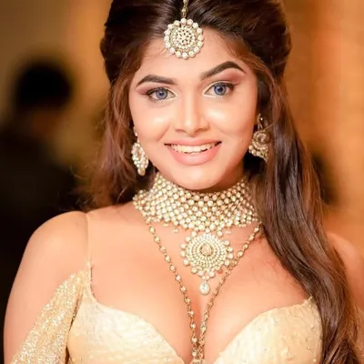 Sri Lankan girls universe profile