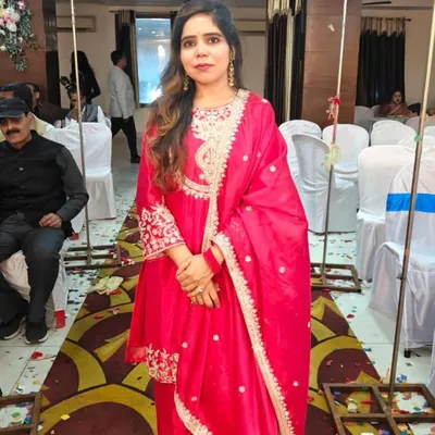 smita | Makeup Artist profile
