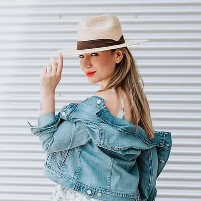 Maygen | Sneakers & Lipstick | Saskatoon Local Guide profile