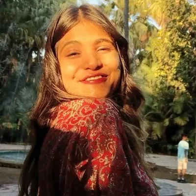 Sneha Arora profile