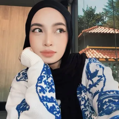 S.N. Izlyn profile