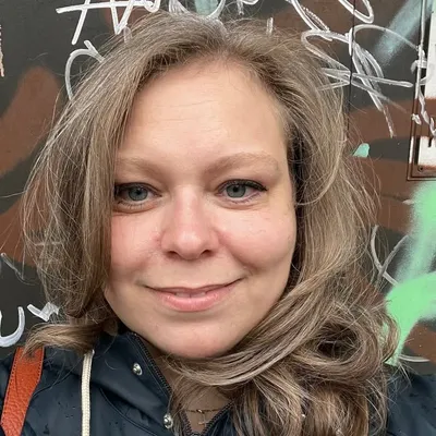 Romy Mlinzk profile