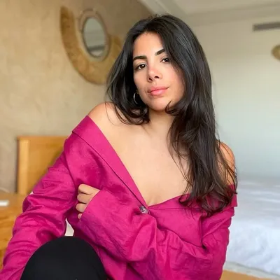 Carine Ribeiro profile
