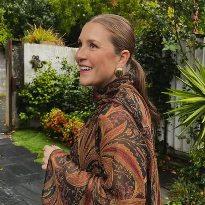 Julia Velázquez profile