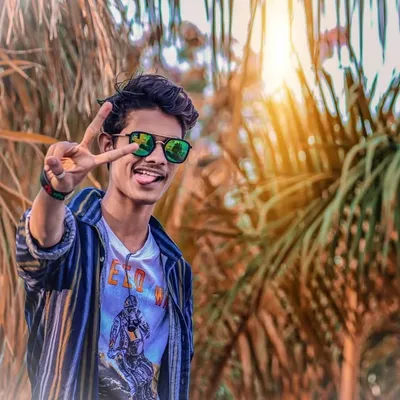 S D๐๐ profile