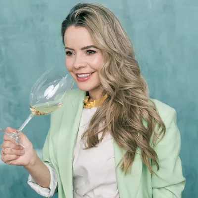 Joanna Vallejo | Sommelier de Vino y Agua profile