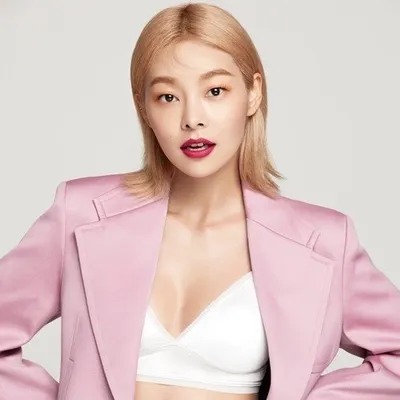 송해나 HAENA SONG profile