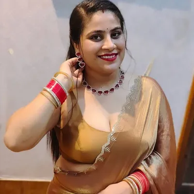 Soni Singh | Saree Queen 👑