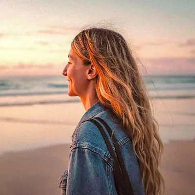 S O N I A D A V I E S profile