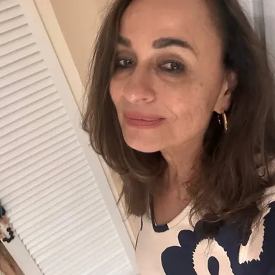 Soni Razdan profile