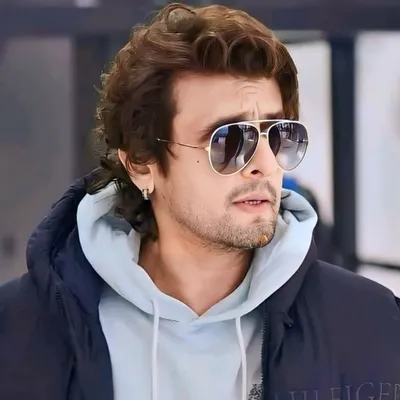 Sonu Nigam Universe profile