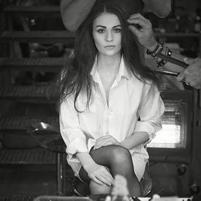 Sophie Skelton profile