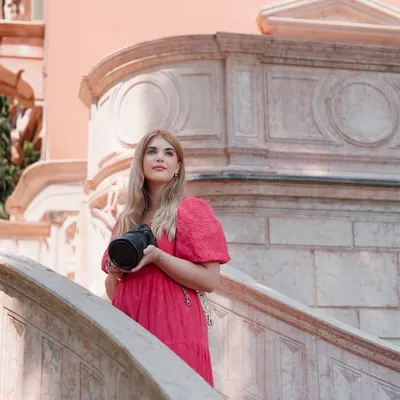 Sophie Mort | Europe + UK Wedding Photographer profile