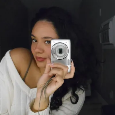 Sophie Lauren Santella profile