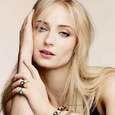 Sophie Turner ♡ profile