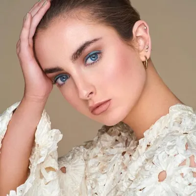 SOPHIA LYONS profile