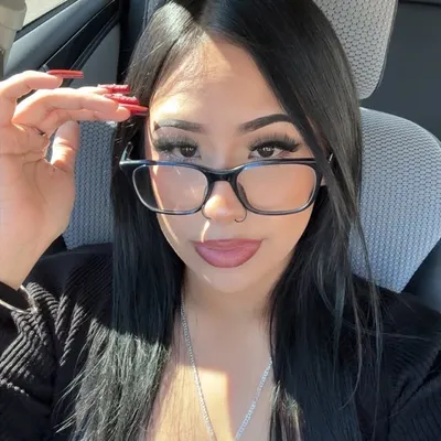Mari 🫧 profile