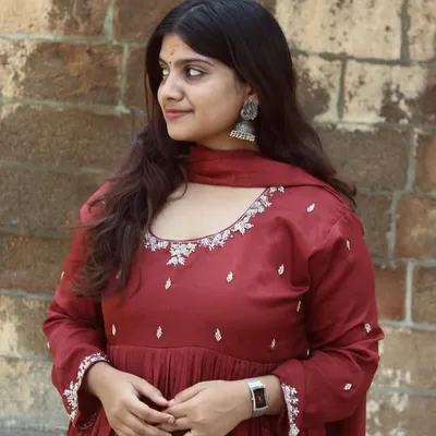 Sowmiya | Skincare & Makeup profile