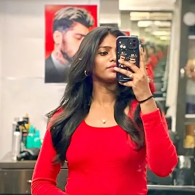 சௌமியா🦋✨ profile