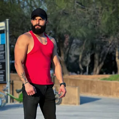 Henry Paredes profile