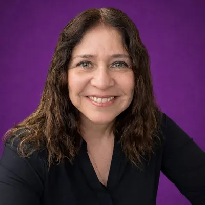 May Leal | Contenido y Ventas con IA profile