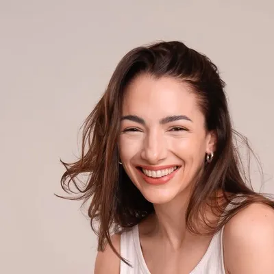 Thelma Fardin profile