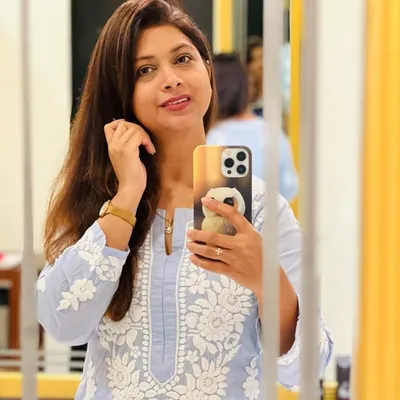 Suvarna Purandare | Luxury Bridal Makeup Artist Mumbai profile