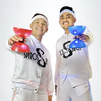 Spyros Bros ๐ต๐ญ Diabolo Duo profile