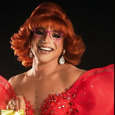 Dezdy Ninoshka Perez Hilton profile