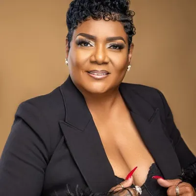 INFLUENCER | SCHOOL OWNER | NAIL PRODUCTS profile