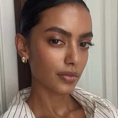 Stella Simona profile