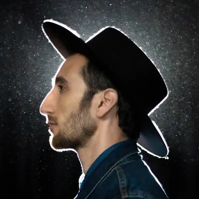 S. A V E L L A N E D A profile