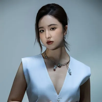 𝙈𝙖𝙠𝙚𝙪𝙥 𝘼𝙧𝙩𝙞𝙨𝙩 · STEPHANIE profile