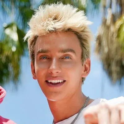 Stephen Sharer profile