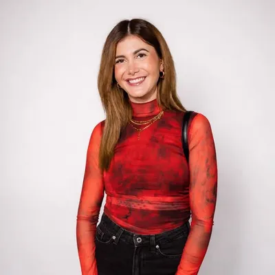 Stephie Stark | Lipödem, Schönheitsideale, 49 Piercings profile