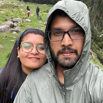 Rupali & Abhitosh profile