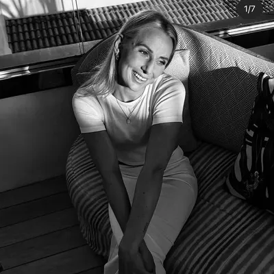 Stina Blackstenius profile