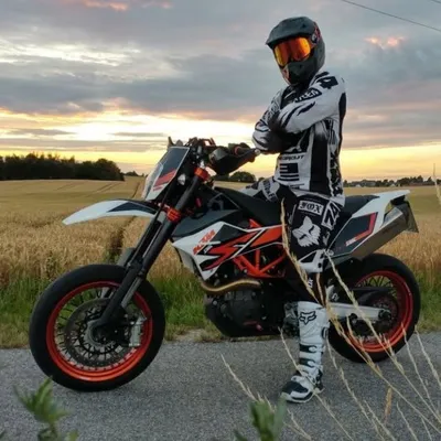 stonezz_690 | KTM | 690 SMC-R profile