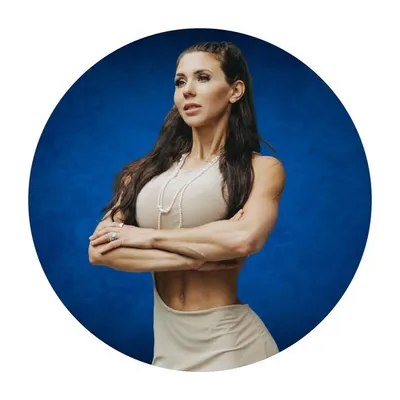 Caroline DeMesquita profile