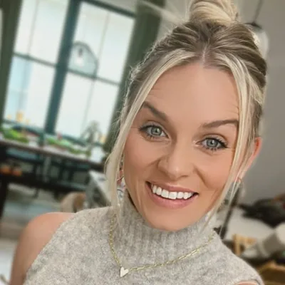 SADIE MARTIN • HAIR STYLIST profile