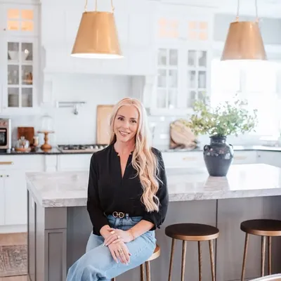 Jen Robison profile