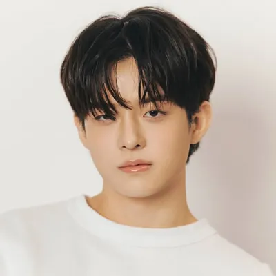 정수빈 Jung Su Bin profile