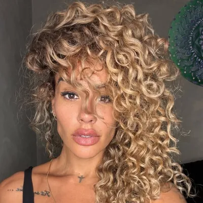 SUE MÔURA profile