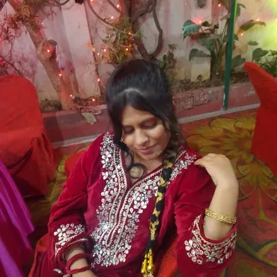 Suhana Sharma ; Influencer |Actor |Anchor | Youth Icon of J&K profile
